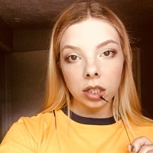 Meet your Posher, Hailey